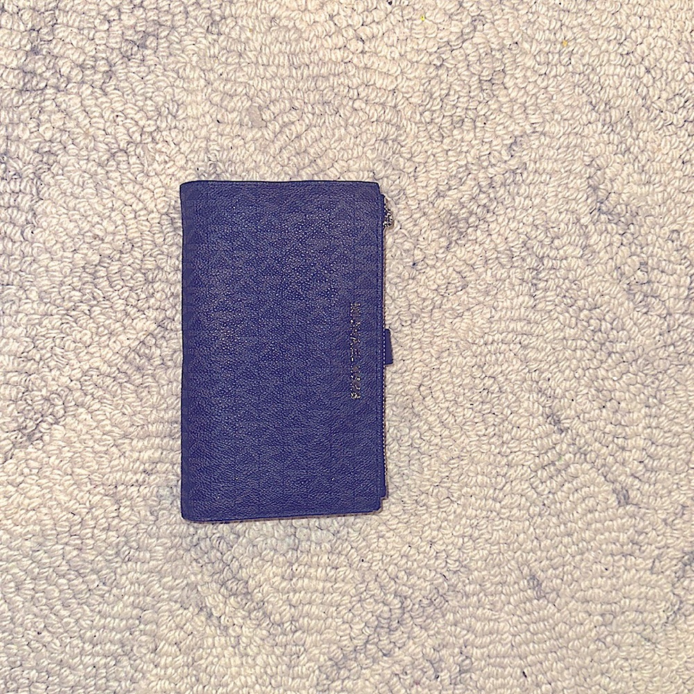 Blk Michael Kors wristlet wallet